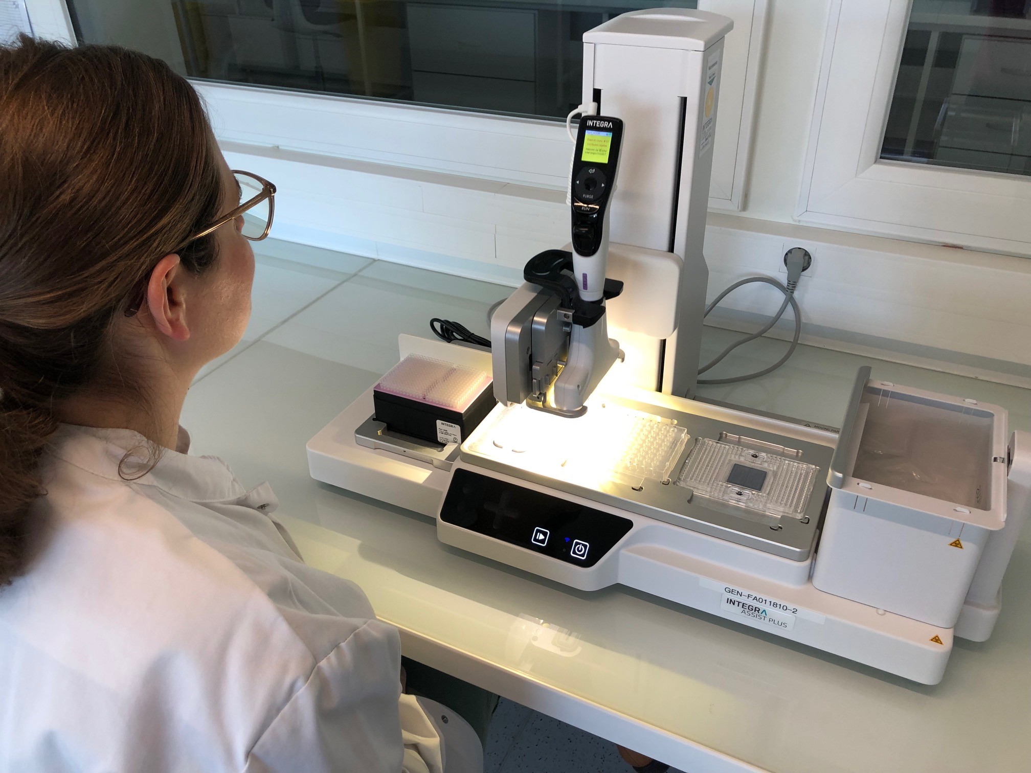 biotech info articles manon vendredi, genotyping lab technician at sakata using the assist plus pipetting robot to automate loading of microfluidic chips ( ) 